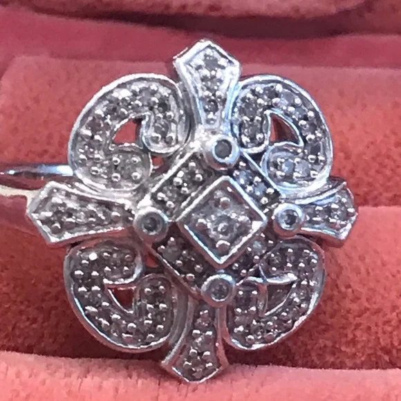 Gorgeous sterling diamond ring - Picture 3 of 16